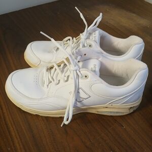 New Balance Men's 812 White Athletic Shoes